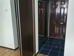 1 Decembrie, Piata Minis