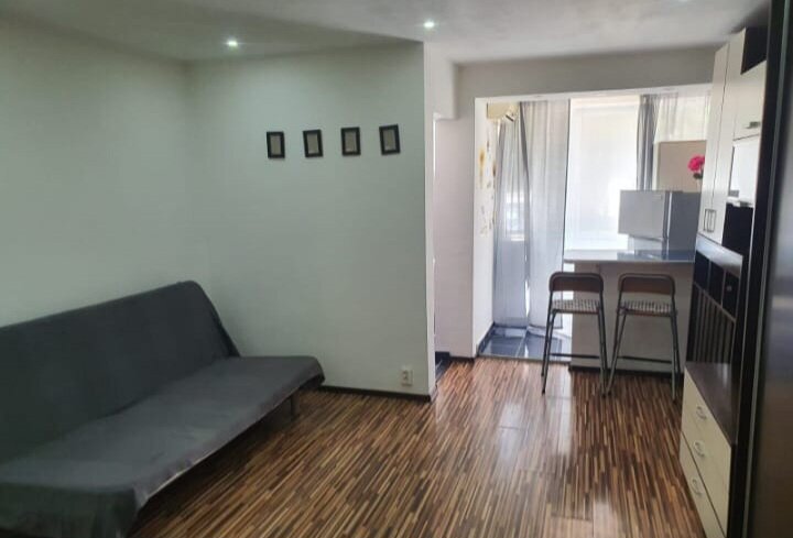 1 Decembrie, Piata Minis